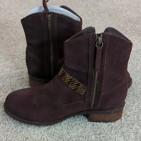 UGG Milnor Women's Dark Brown Suede Ankle Boots with Snakeskin Strap - Picture 9 of 12